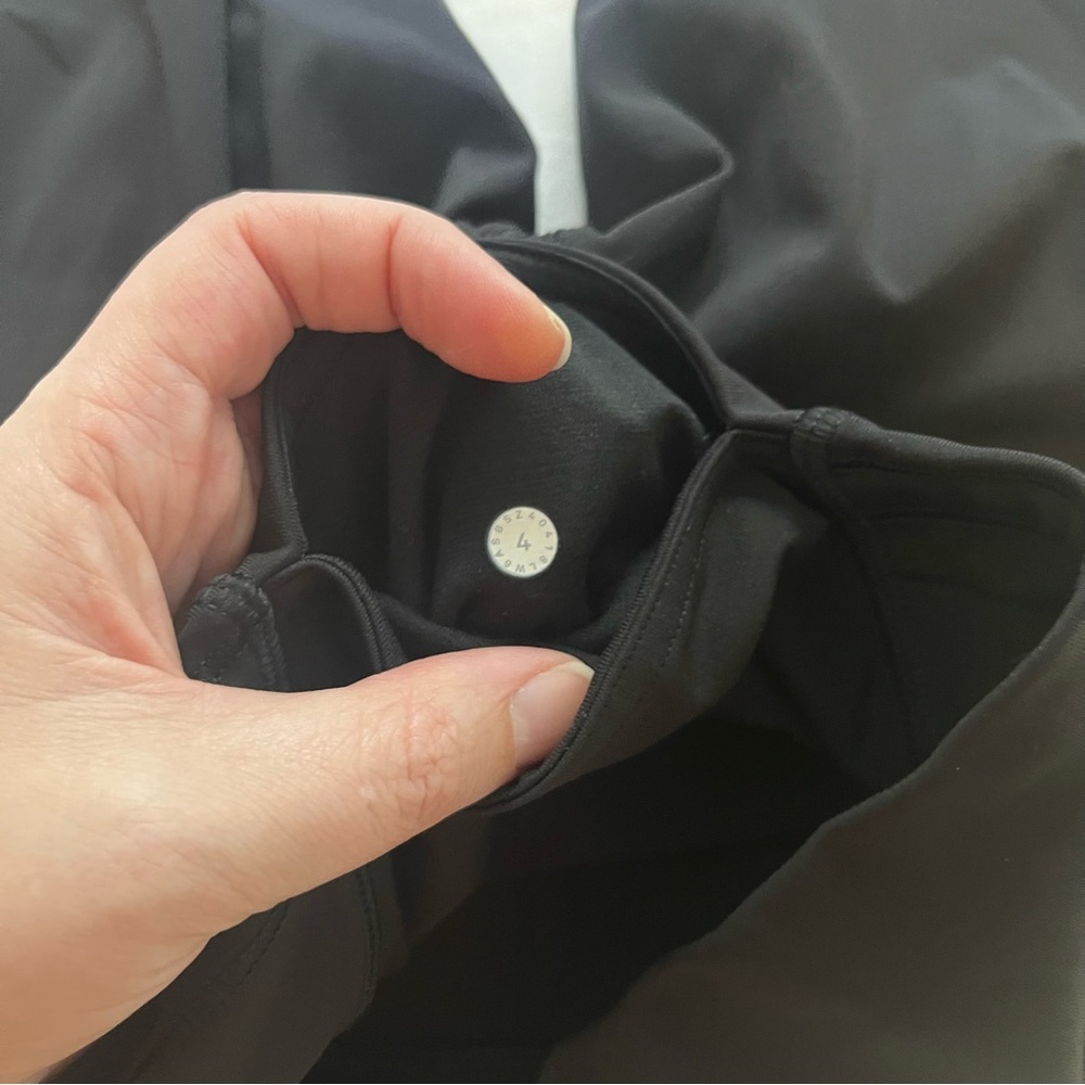 Lululemon Athletica Black High Rise Tights Leggings Cropped Hidden Pocket Size 4 - Picture 6 of 10